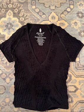 FP Movement by Free People Black Textured V-Neck Short Sleeve Tee